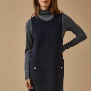 Kurzes Damenkleid ohne Ärmel aus doppelseitigem Wolltuch