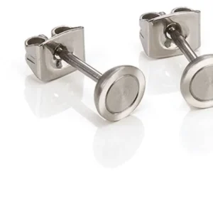 Satin-mattierte Ohrstecker mit runden Scheiben, silberfarben