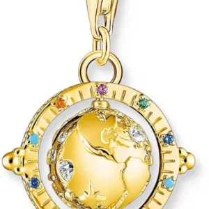 Anhänger mit runder Weltkugel in Gelbgold, Emaille und Strass in Blau/Lila.