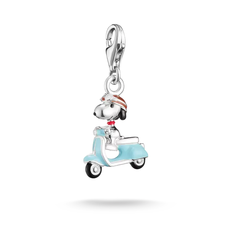 Snoopy-Anhänger aus 925er Silber mit blauem Roller, silberner Öse und Motivdetails