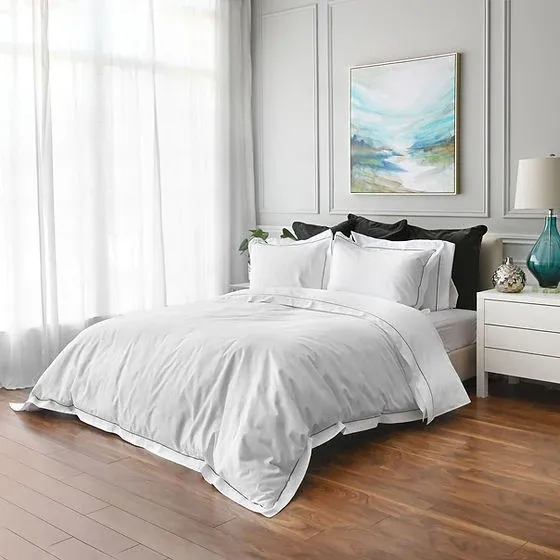 Imperial Hotel Sateen sheets with Satin Stitch – 100% Long-Staple Cotton, 220 TC | St Genève