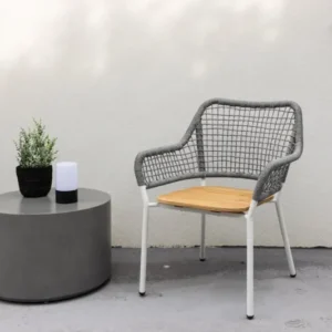 Garten- Loungesessel Amore - In Grau mit einer Sitzfläche aus Teakholz