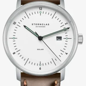 Herrenuhr mit braunem Lederarmband und weißem Zifferblatt, rundes Stahlgehäuse