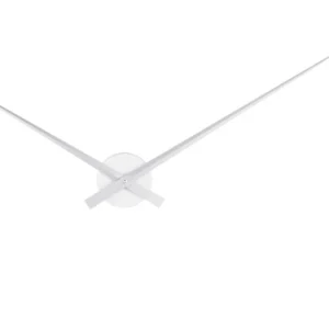 Karlsson Wanduhr mit silbernen Zeigern und rundem Zifferblatt