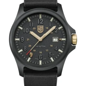 Luminox Herrenuhr mit schwarzem Zifferblatt und schwarzem Mesh-Armband