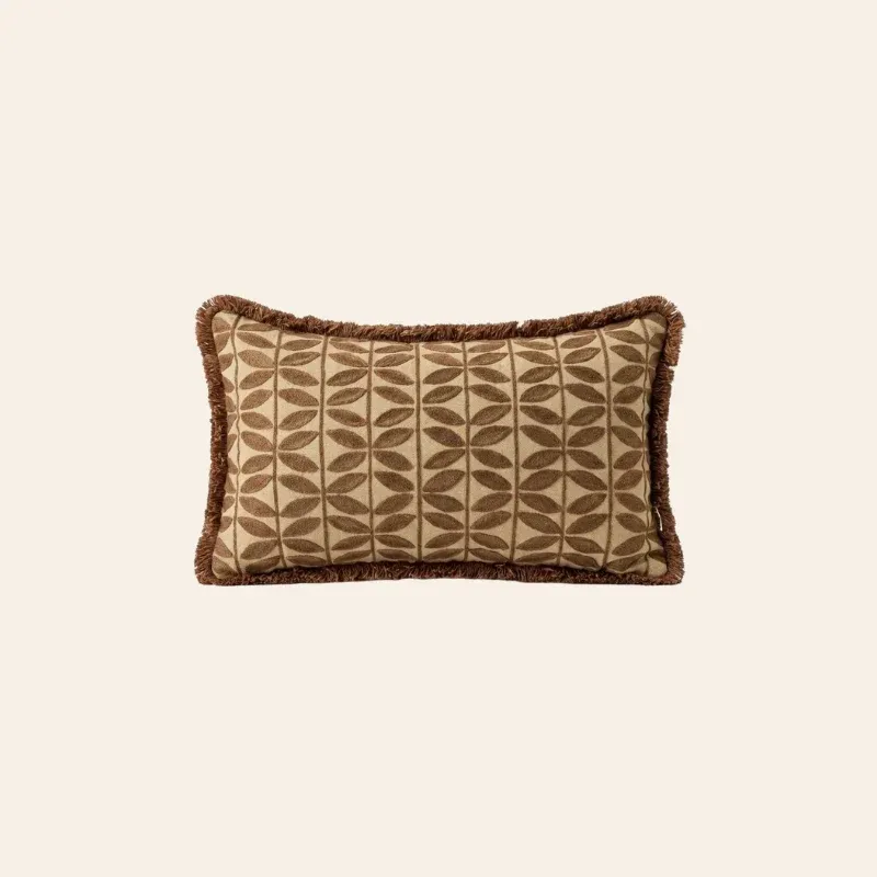 Kotabo sierkussen met Butterfly print beige met franjes – 30 x 50 cm – Bold Beige