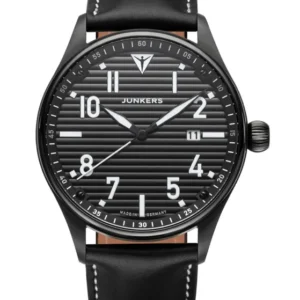 Junkers Herrenfliegeruhr mit schwarzem Lederarmband, rundem Gehäuse und schwarzem Ziffernblatt