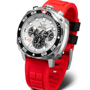 Vostok Europe Herrenuhr: Bullhead-Design, rotes Silikonarmband, silbernes Gehäuse