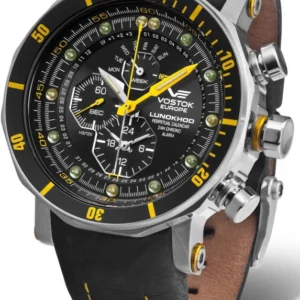 Herrenuhr mit schwarzem Lederarmband und schwarzem Zifferblatt mit gelben Details